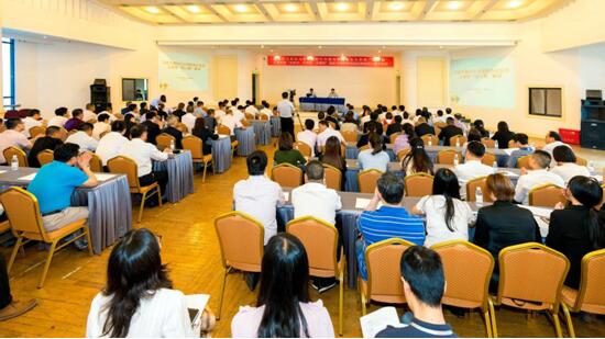 笃志赶路，，，，，，，也要仰面寻道