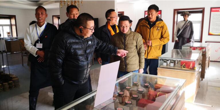 pg赏金女王单机版试玩平台集团事情组赴稻城麻格同村督导对口帮扶事情