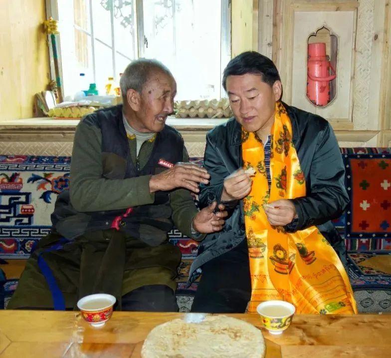 pg赏金女王单机版试玩平台责任 | 四川pg赏金女王单机版试玩平台强化“四个引领” 帮扶稻城县麻格同村脱贫奔康