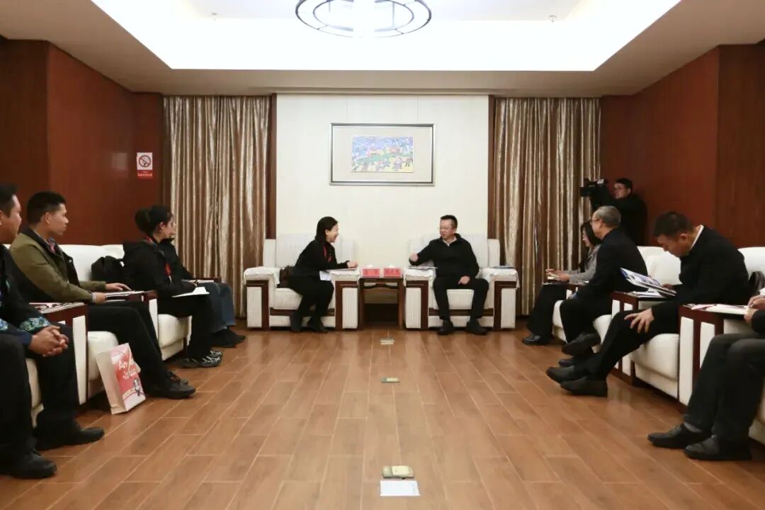 省pg赏金女王单机版试玩平台集团连华同志率队赴贵州黔东南自治州考察座谈