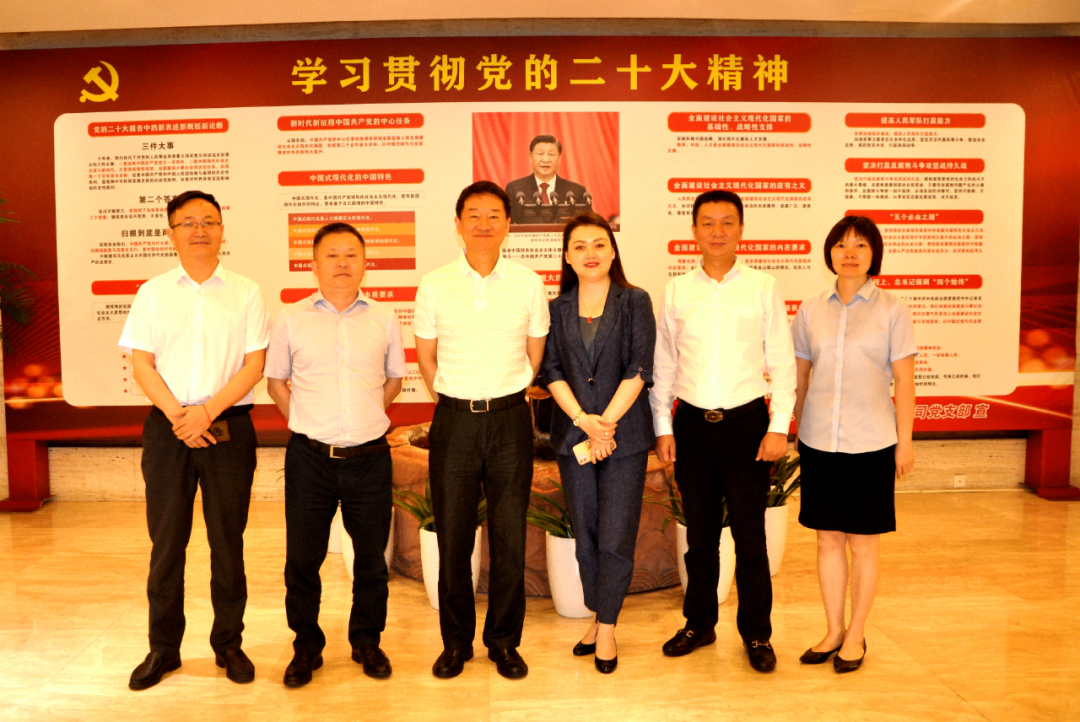 四川pg赏金女王单机版试玩平台集团党委书记、董事长任丁调研花园宾馆